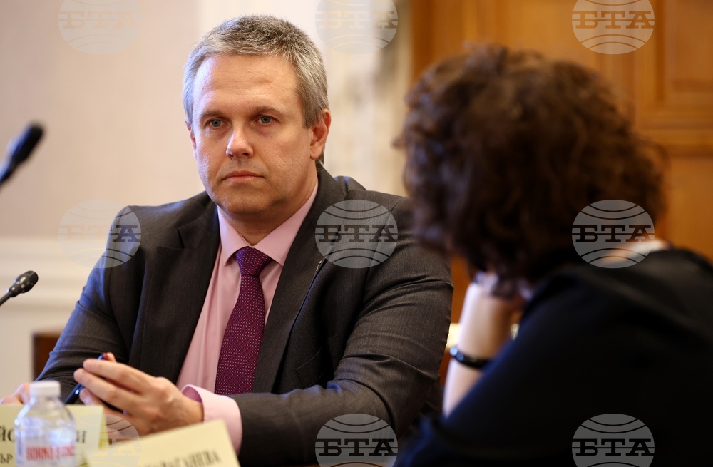 В началото на април системата за „синя карта“ ще бъде готова за експлоатация, очаква министър Александър Йоловски