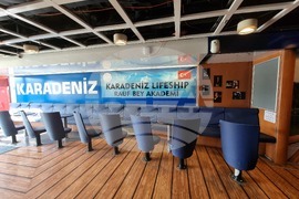 Турция - Кораб е превърнат в училище за близо 500 гимназисти в град Искендерун, окръг Хатай, Южна Турция