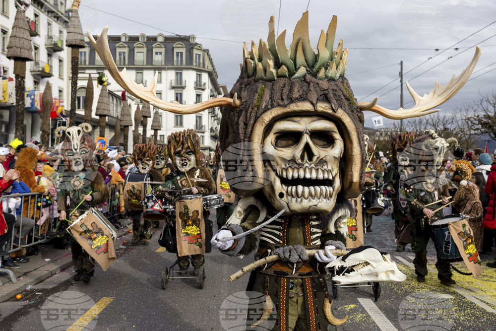 Единайсет души бяха ранени при взрив на карнавал в Швейцария