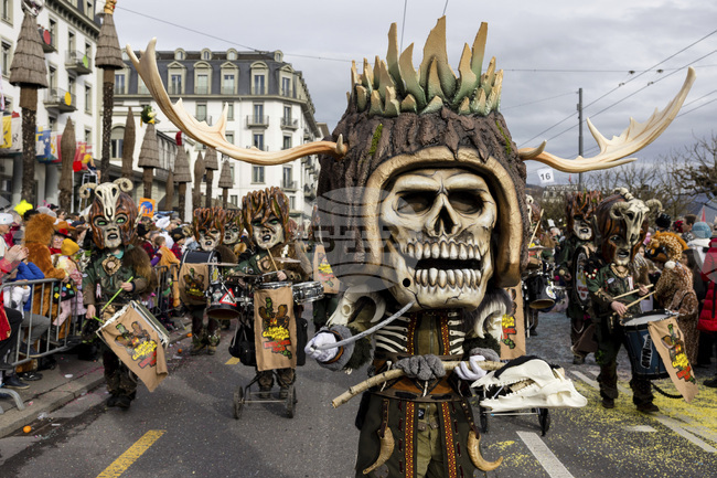 Единайсет души бяха ранени при взрив на карнавал в Швейцария