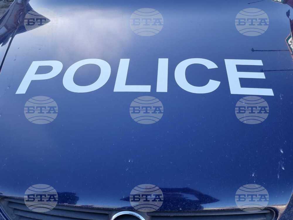 Заради преместване на аварирал тежкотоварен камион временно е ограничено движението по пътя София- Варна край Стражица