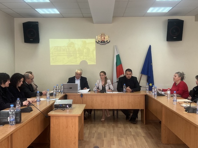 Областна администрация Благоевград: Държавният план-прием за учебната 2024/2025 г. бе съгласуван от Комисията по заетост към Областния съвет за развитие