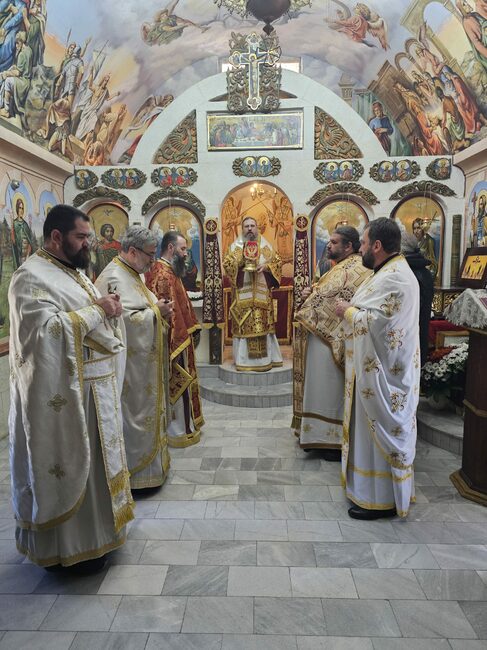 Архиерейска литургия беше отслужена в манастира "Св. Теодор Стратилат" край село Балша, в район "Нови Искър"