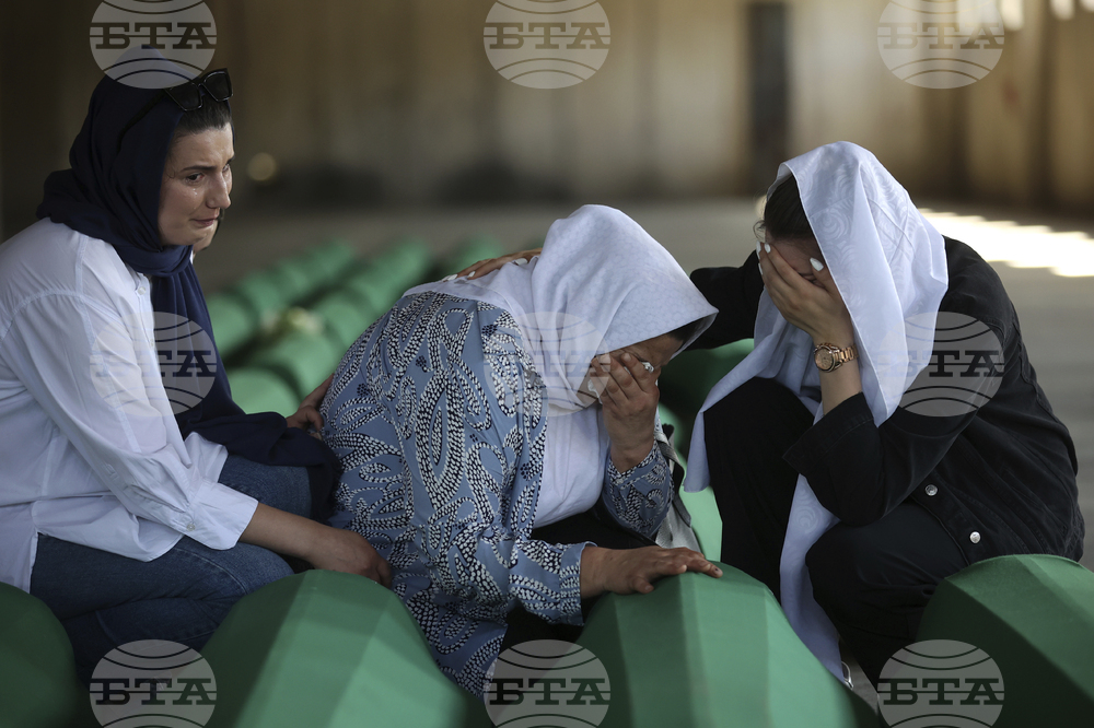Нашите сърца и мисли са с жертвите и техните семейства, заяви по повод годишнината от геноцида в Сребреница председателят на Европейският съвет Шарл Мишел