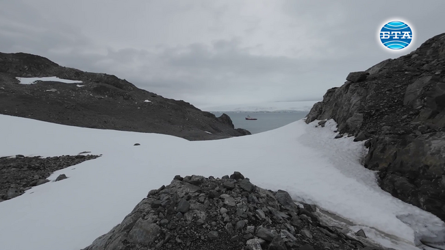 Българската база “Св. Климент Охридски” е една от най-екологичните на целия Антарктически полуостров, каза за БТА проф. Христо Пимпирев