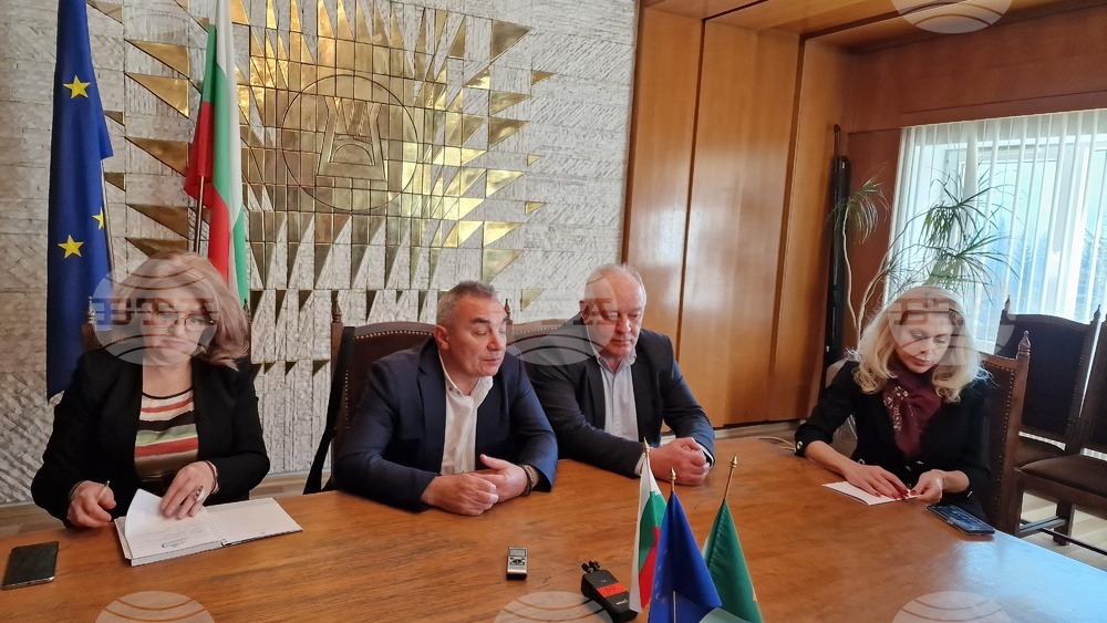 Министърът на културата Кръстю Кръстев се срещна с представители на културните институти в Смолян