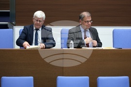 Парламентарен контрол