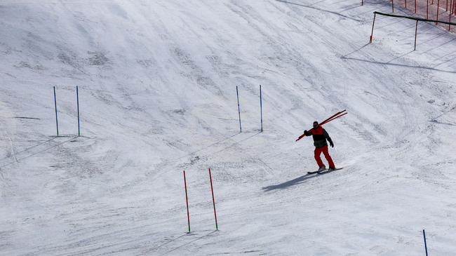 Дете на 14 години е било блъснато от моторна шейна на пистата в Банско