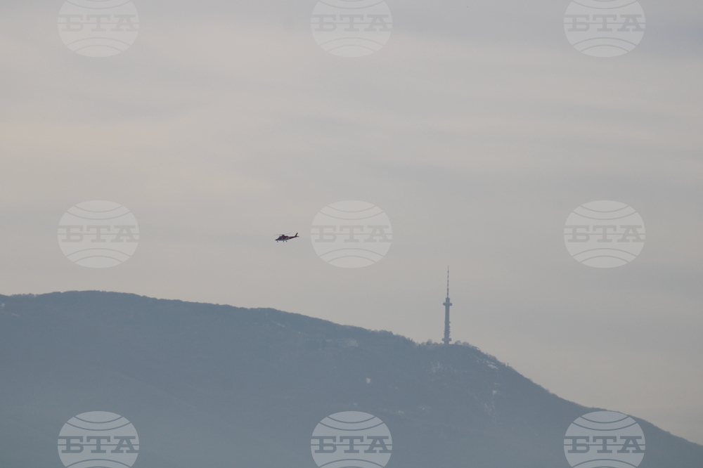 Хеликоптер - спешен полет с пострадал ски състезател от Банско до София