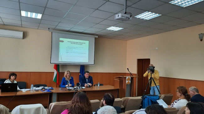 Областна администрация Добрич: След широка дискусия Комисията по заетост в Областния съвет за развитие прие с мнозинство проекта на план-прием за учебната 2024/2025 г.