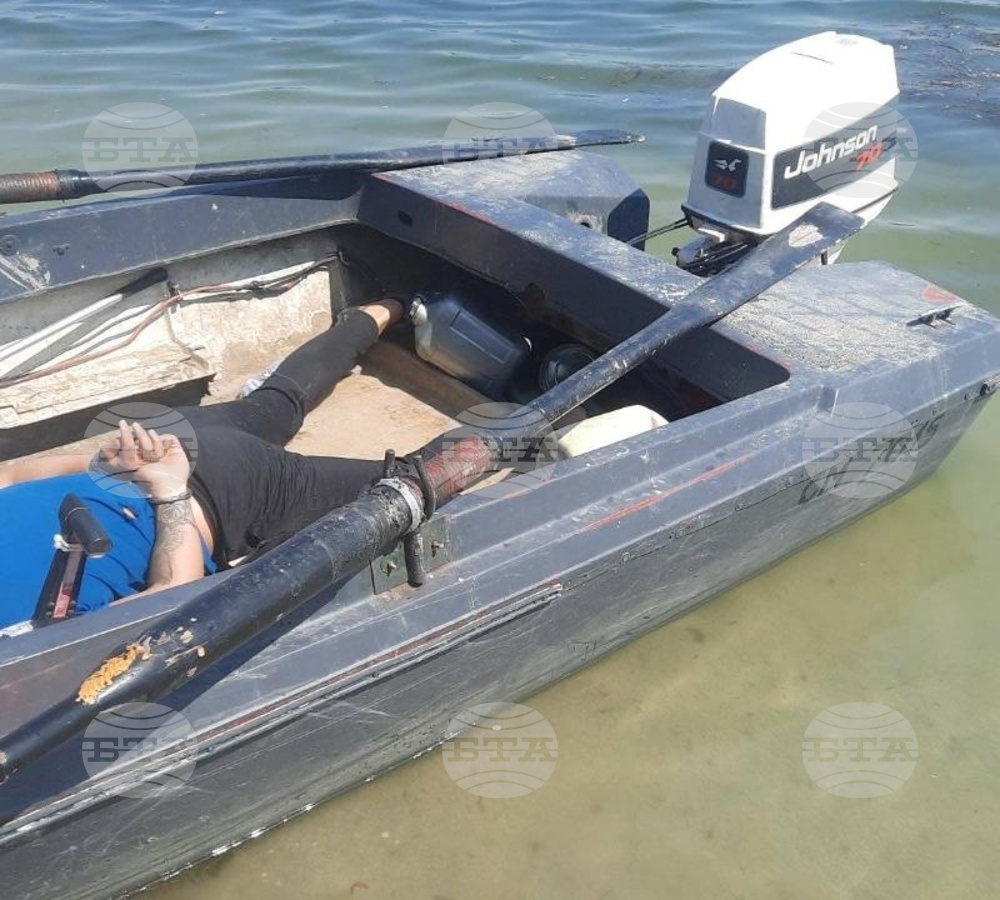 Двама мъже са задържани за незаконен улов на риба с ток в река Дунав край Никопол
