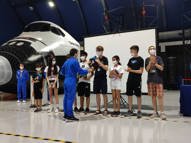 Осмокласник от Русе спечели медал от космическия лагер Space Camp Turkey и получи стипендия за обучителния център по модел на НАСА