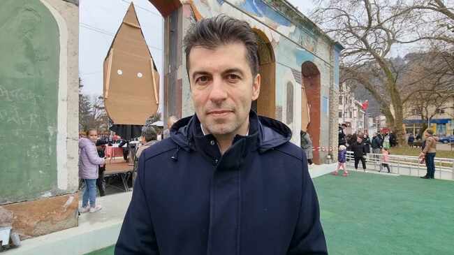 Правителство в този формат ще има и след 6 март, каза в Кюстендил съпредседателят на "Продължаваме промяната" Кирил Петков