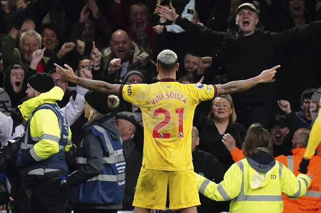 Волфсбург привлече бразилски халф от Шефилд Юнайтед