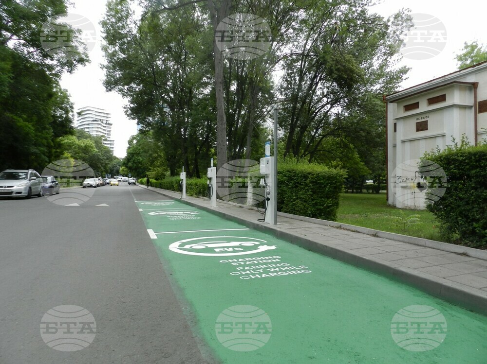 Двайсет нови зарядни станции за електромобили са пуснати в експлоатация в Бургас