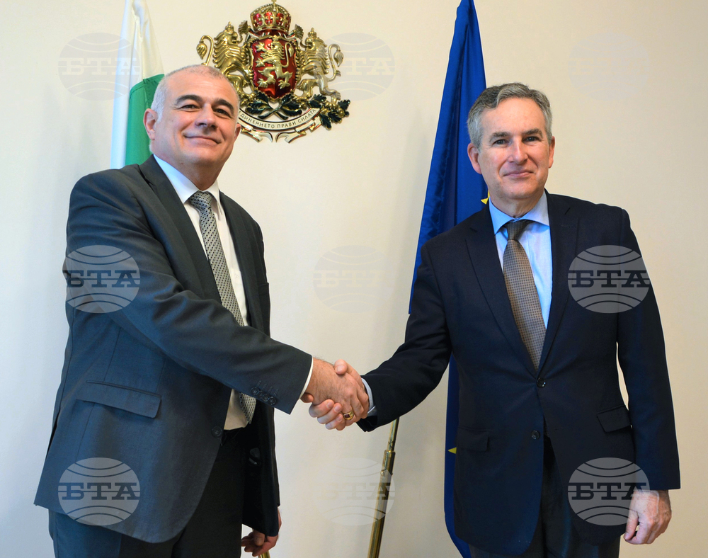 Labour Minister Gyokov Confers with Spanish Ambassador Alejandro Polanco Mata