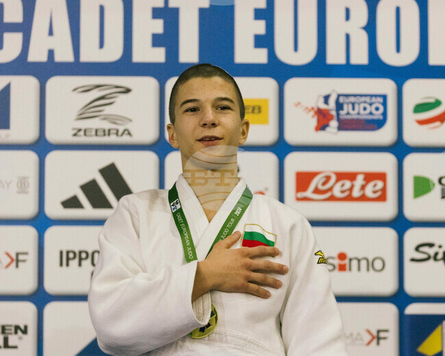 Иво Галенков се класира за мача за бронза на турнира по джудо на Европейския младежки олимпийски фестивал в Скопие