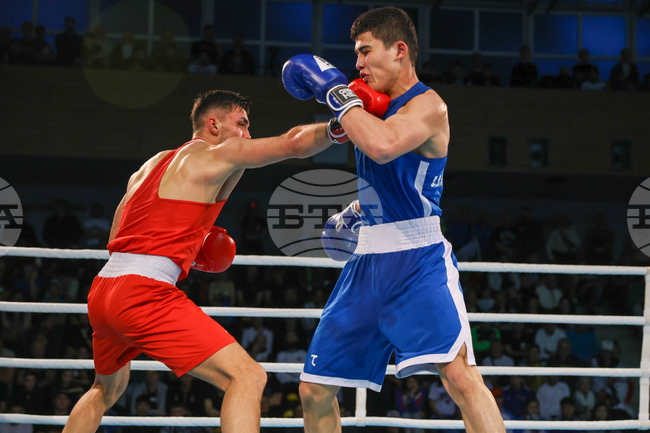 Българският боксьор Уилиам Чолов на победа от медал на Купа "Странджа"