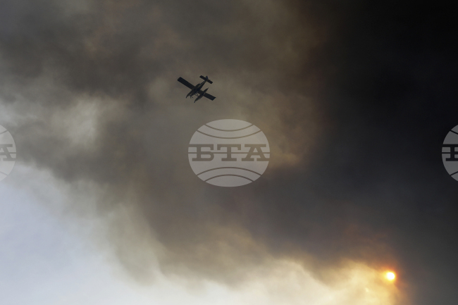 Гърция изпраща два самолета на помощ в борбата с пожар в Албания