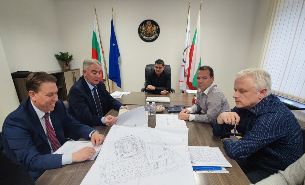 Министър Василев проведе среща с кмета на Плевен Георг Спартански