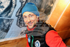 Остров Ливингстън - Национална антарктическа експедиция - Петър Сапунджиев