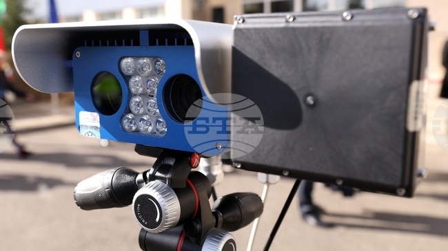 Полицейска камера засече лек автомобил, движещ се с близо 120 км/ч в пловдивско село