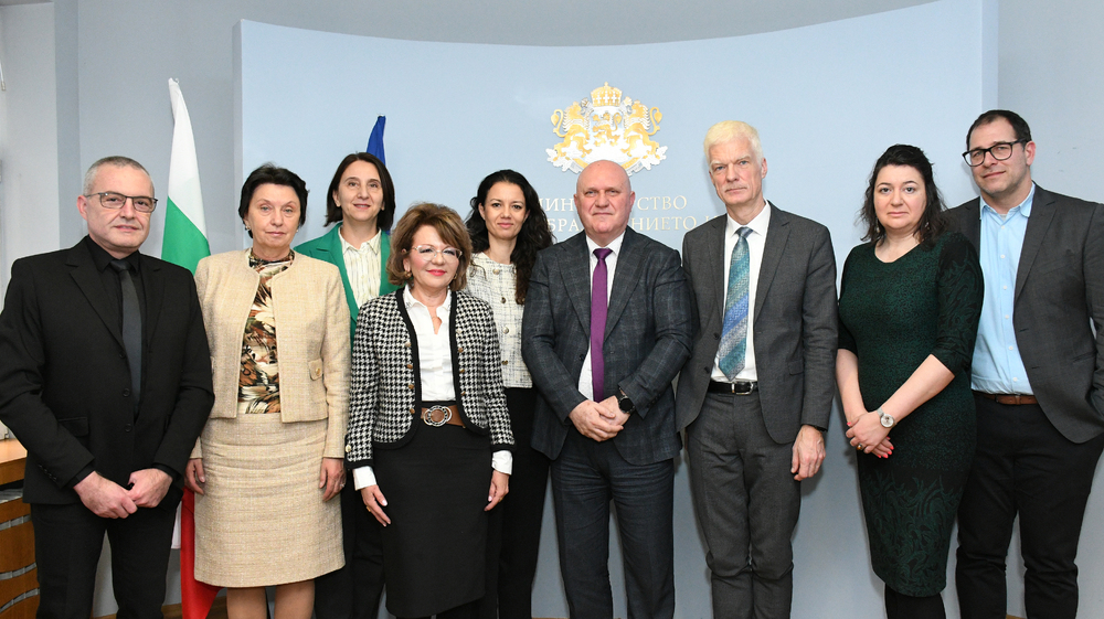 Създателят на PISA-изследването: България е постигнала много, ОИСР ще подкрепи реформата в образованието