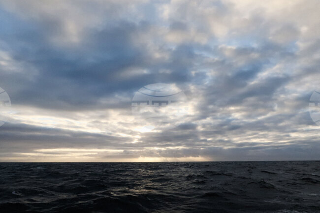 RSV 421 Enters Drake Passage