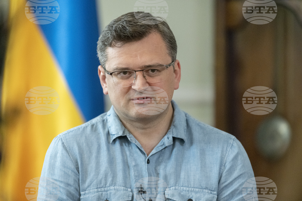 Да отстъпим по въпроса за санкциите означава да паднем в клопката на Путин, предупреди украинският външен министър
