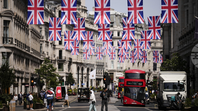 Настроенията в британската промишленост се влошиха през февруари