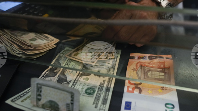 Курсът на еврото отново е почти без промяна спрямо долара 