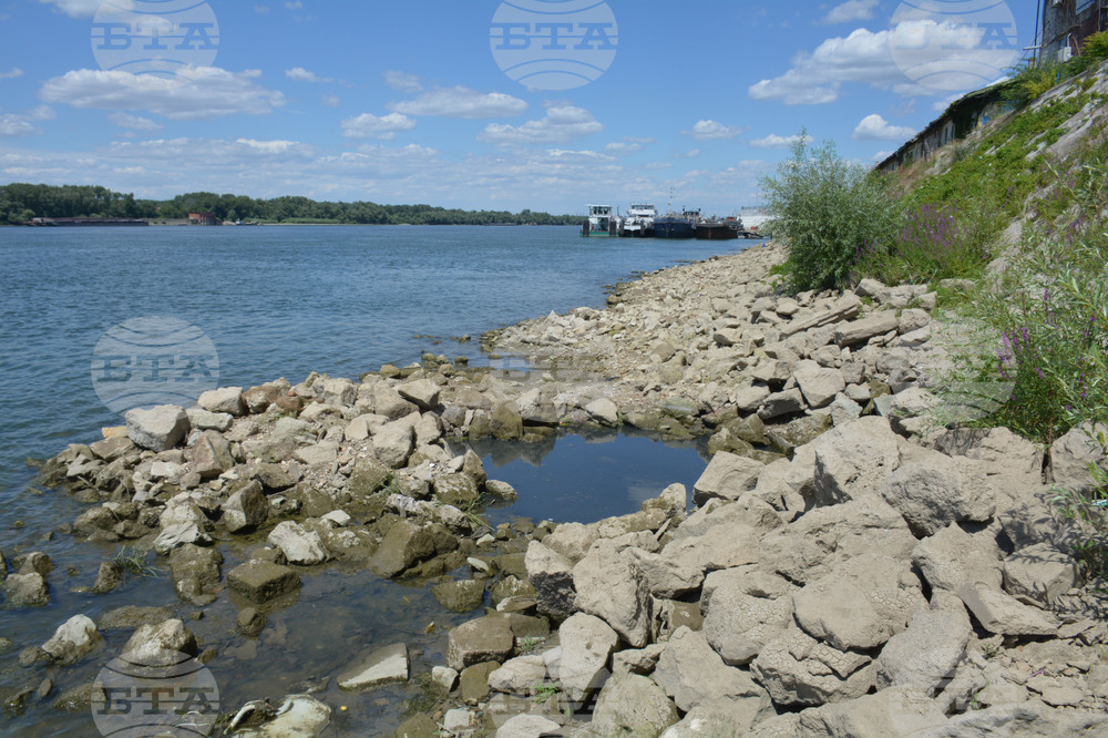 Изследващ река Дунав кораб ще акостира утре край Русе