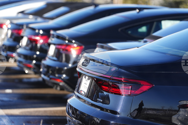 Печалбата на "Ауди" се срива с над една трета към полугодието