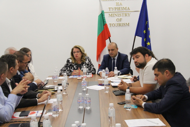 Министерството на туризма и бизнесът ще популяризират ваучерите за туристически услуги