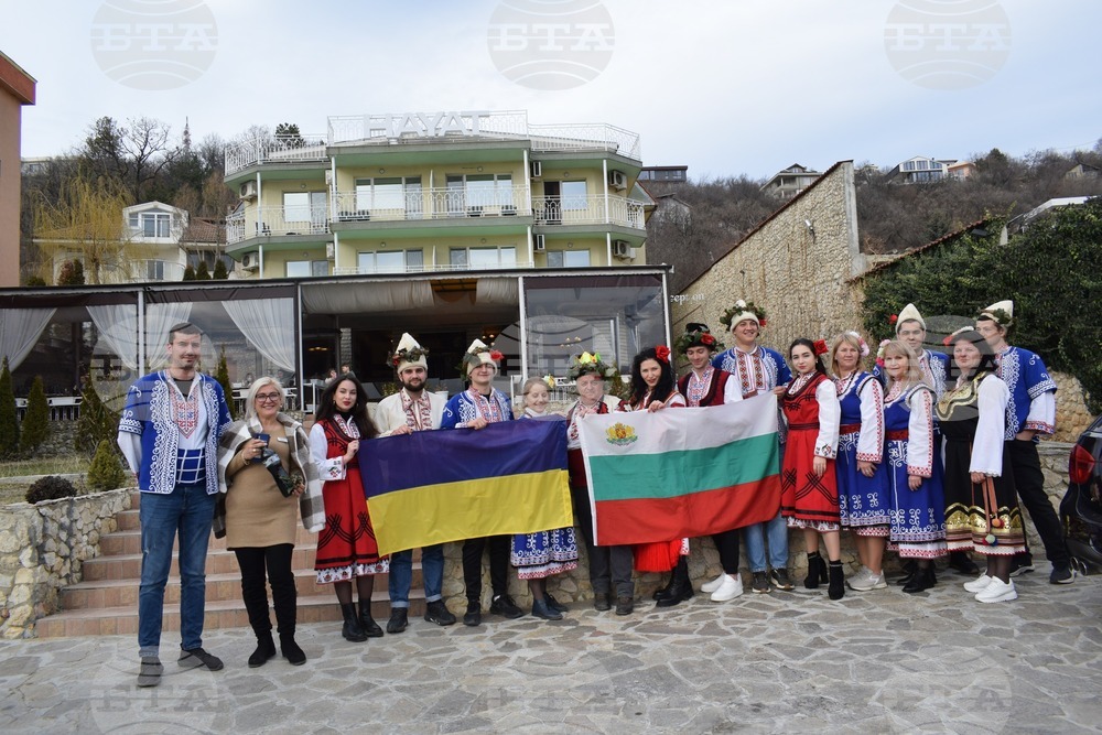 Българи от двата бряга на Дунав отбелязаха празника на лозарите във Варна