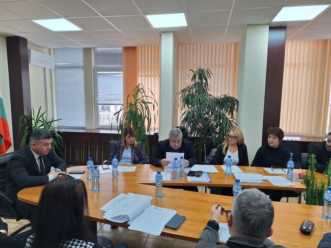 Областна администрация Разград: Държавният план-прием за седмокласниците и петокласниците бе приет в Областната комисия по заетост