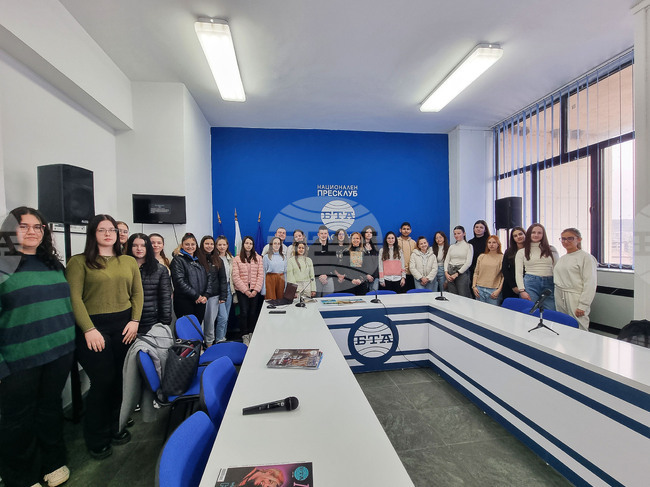 Национален пресклуб на БТА Ловеч - ученици - посещение