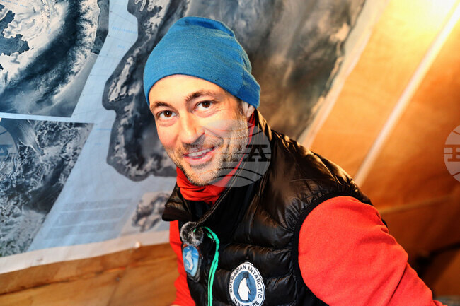 Engineer at Bulgarian Antarctic Base Presents Device, Process of Creating Measurement System for Recording Atmospheric Parameters of Glaciers