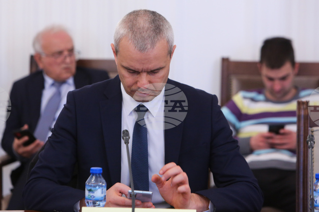 Правната комисия върна законопроект на „Възраждане“ заради несъответствие със Закона за нормативните актове