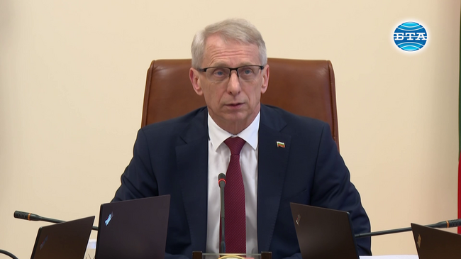 През последните осем месеца "България се отлепи от корупционното дъно", заяви премиерът Николай Денков