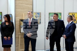 Парламент - Благотворителна изложба „С любов към цветовете“