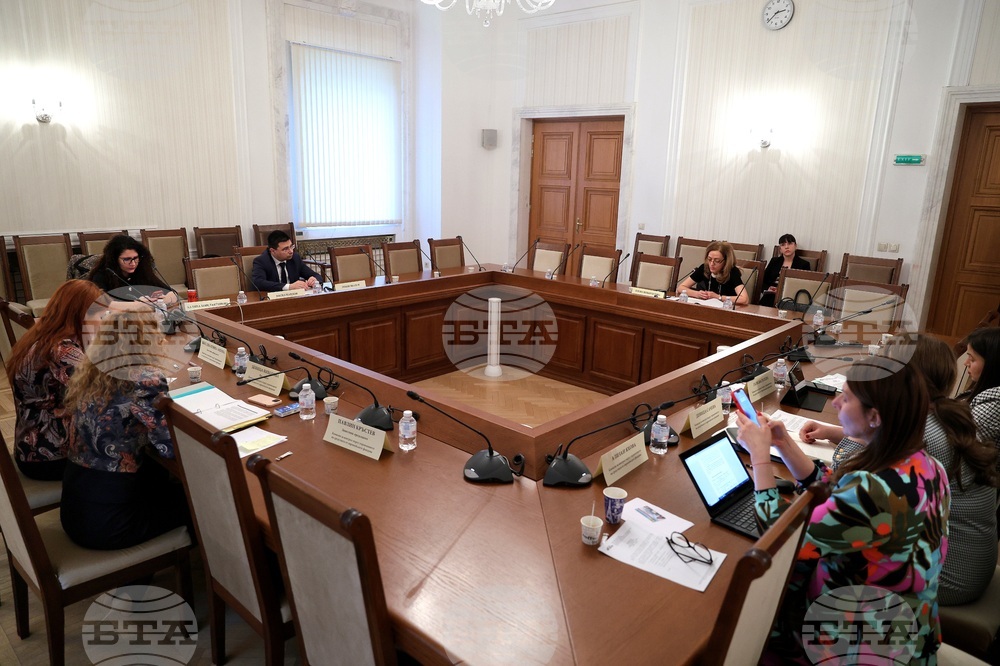 Парламент -  Комисия за контрол върху управлението на средствата от европейските фондове