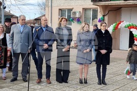 Село Покрайна - Румен Радев - посещение - зарязване на лозята