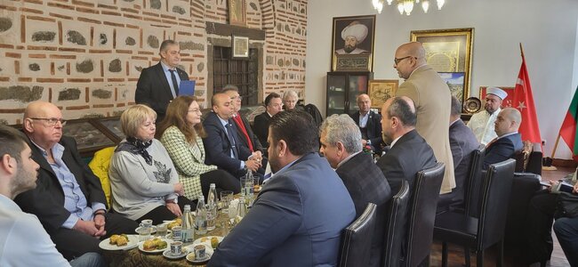 Областна администрация Пловдив: Деветото „кафе на толерантността“ бе изпито в Джумая Джамия