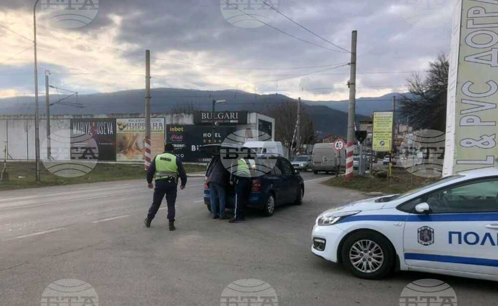 Двама души са задържани при специализирана полицейска операция, която се провежда в Благоевградско