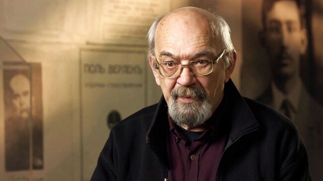 Личните архиви на писателя Христо Карастоянов и на бившия премиер Иван Костов си поделят наградата „Дарител” за 2024 г. на ДА „Архиви”