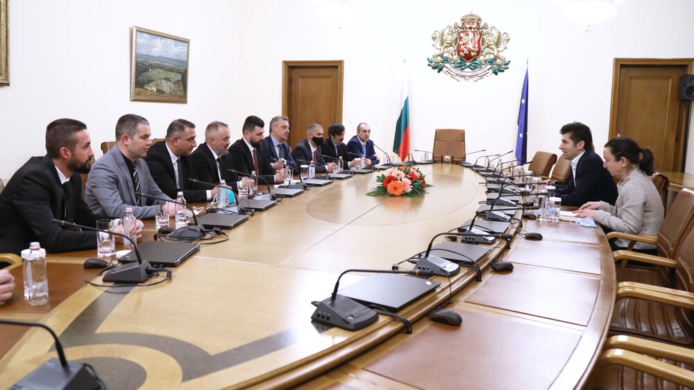 Премиерът Кирил Петков се срещна с представители на организации на българите в Република  Северна Македония