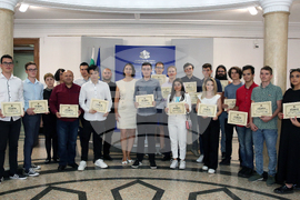 МОН - отличници - грамоти