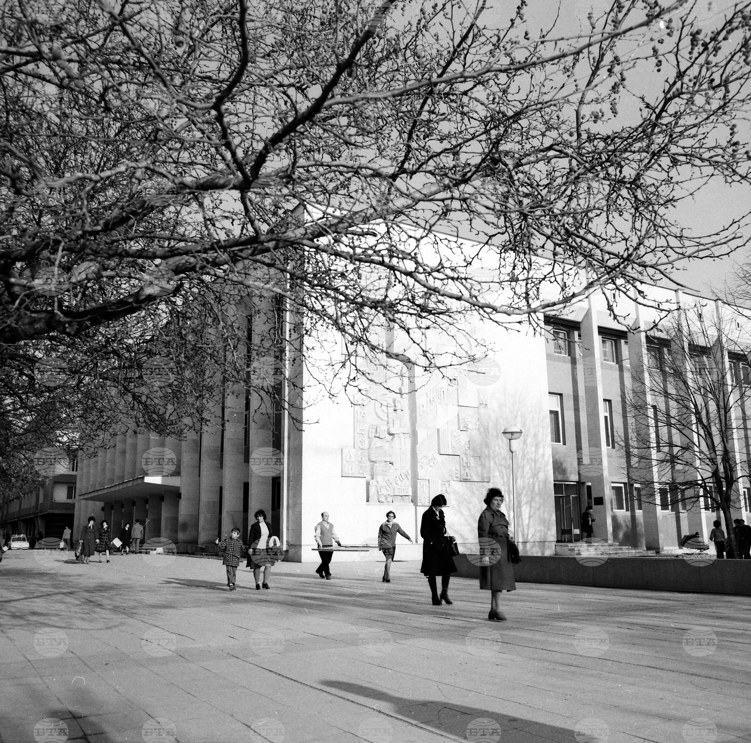 Хасково - Окръжна библиотека "Христо Смирненски"