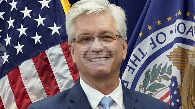 Кандидатът за председател на УФР Кристофър Уолър ще подчертае значението на независимостта на централната банка пред президента Доналд Тръмп